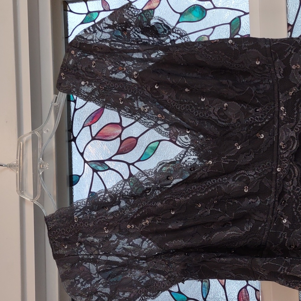 Grey lace dress - Picture 3 of 10